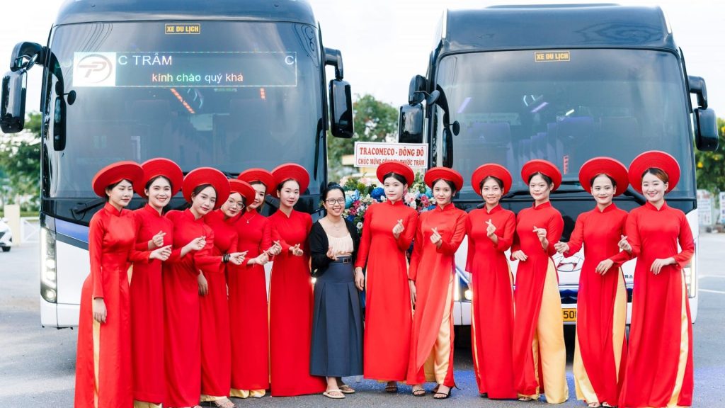 Them tieu de 14 Dịch vụ thuê xe du lịch Quảng Ngãi tại vận tải du lịch Phước Trâm: Tận hưởng mọi khoảnh khắc du lịch